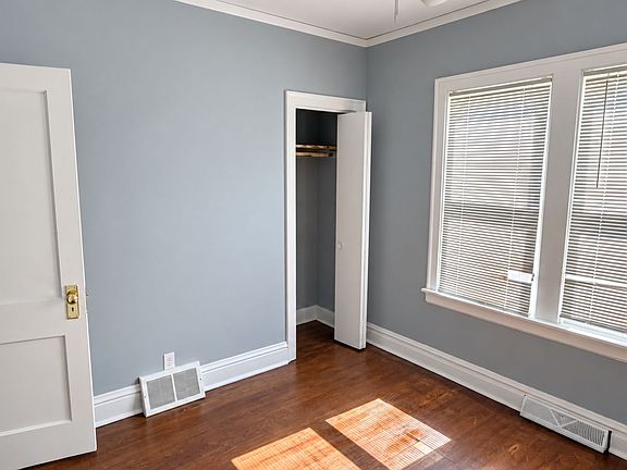 5th image of 7429 W 58th Pl