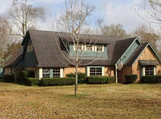 330 Pinemont Dr, Sour Lake, TX 77659