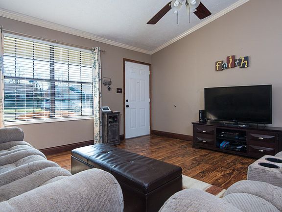 3rd image of 5519 Jericho Ln
