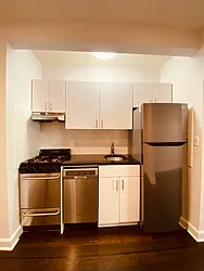 Rented by Metropolis Real Estate of Manhattan