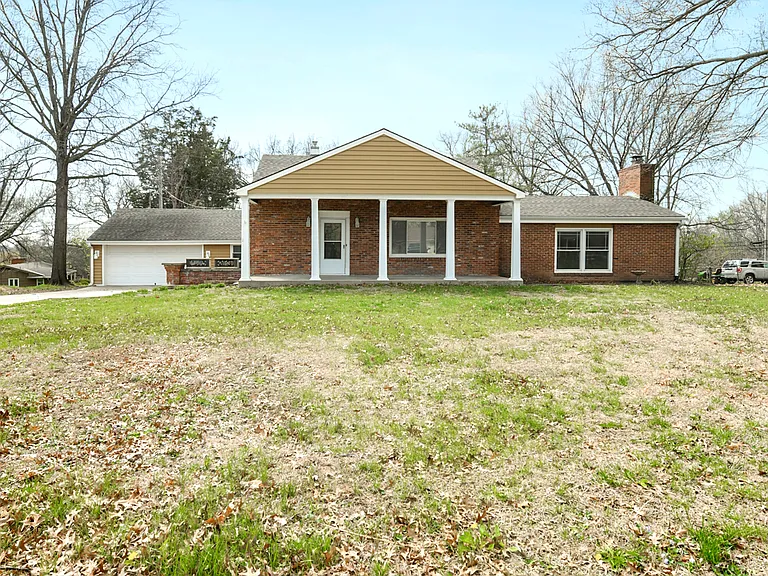 6000 N Lenox Ave — Photo 1