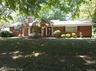 29041 Aranel St, Farmington Hills, MI