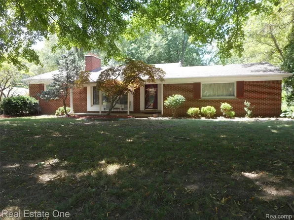 29041 Aranel St, Farmington Hills, MI 48334