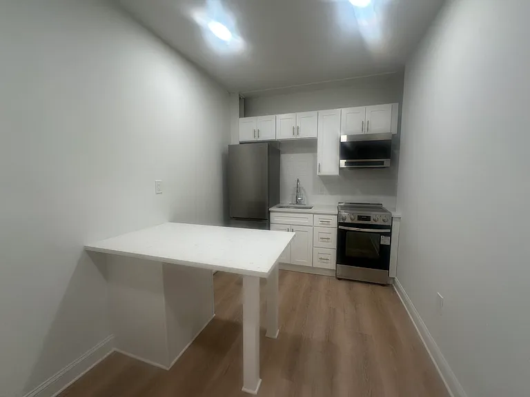2 Maryland Avenue — Photo 3
