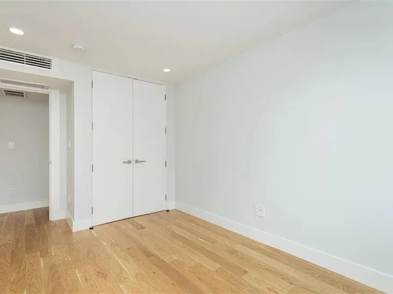 335 Harvard St #7 — Photo 9