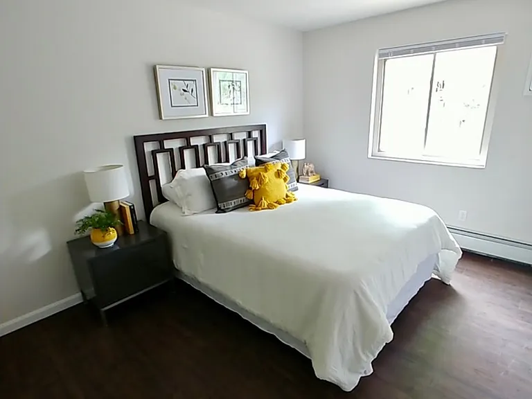 4336 Hamilton Ave — Photo 3