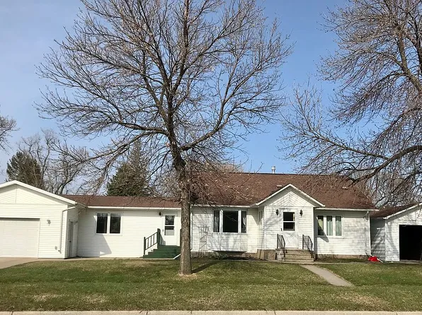 408 Ordway St, Drayton, ND 58225