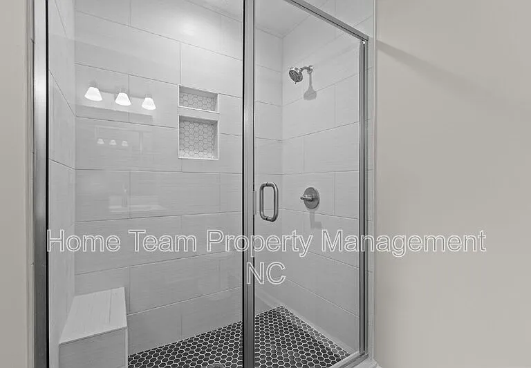 214 N Guthrie #B — Photo 11