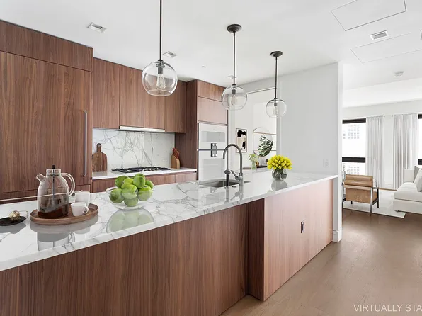 242 Broome St APT 5A, New York, NY 10002