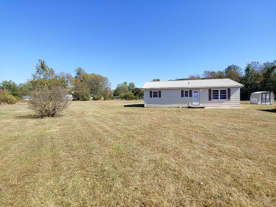 1st image of 62 Thomas Dr