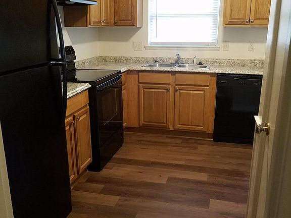 3rd image of 2801 William Brewster Dr