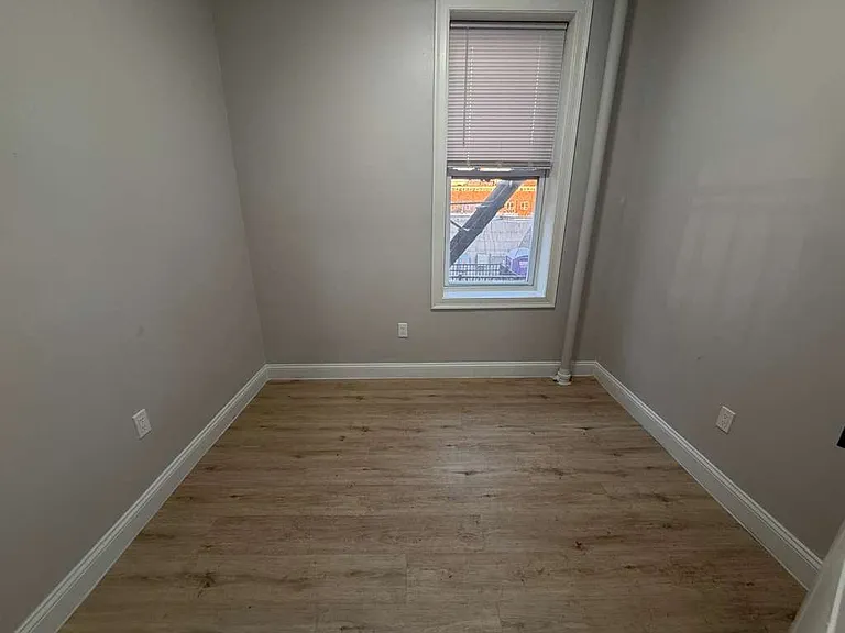 235 56th St #1B — Photo 7