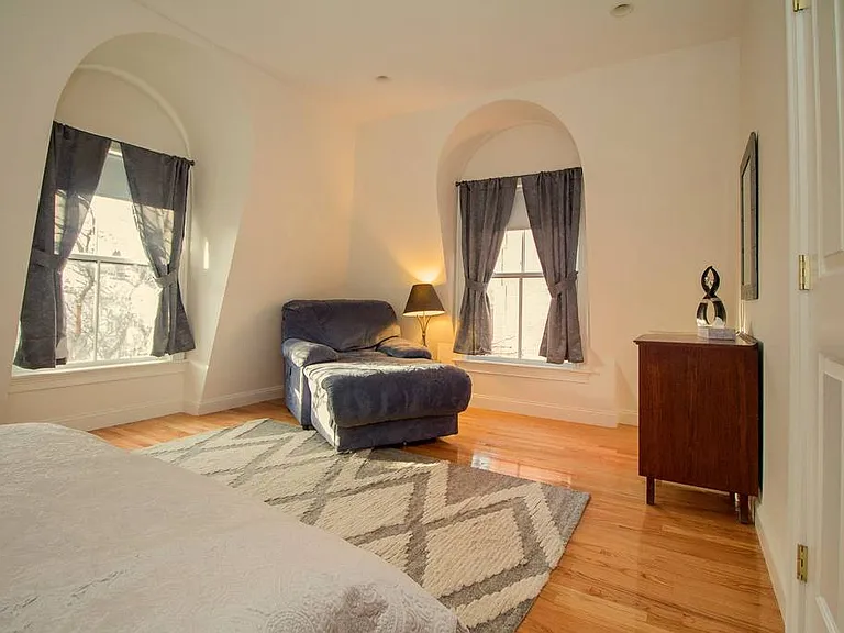 2 Harvard Sq #2A — Photo 10