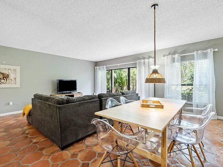 11863 Wimbledon Cir #406 — Photo 18