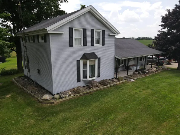 8731 E Beecher Rd, Pittsford, MI 49271