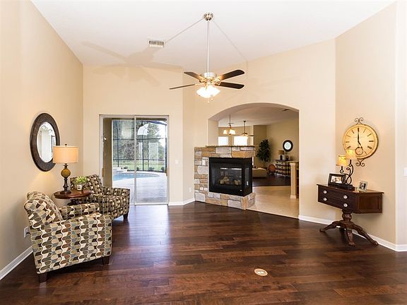 3rd image of 27501 Discover Ct