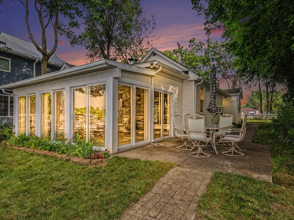 231 N Lakeside Dr, Michigan Center, MI 49254