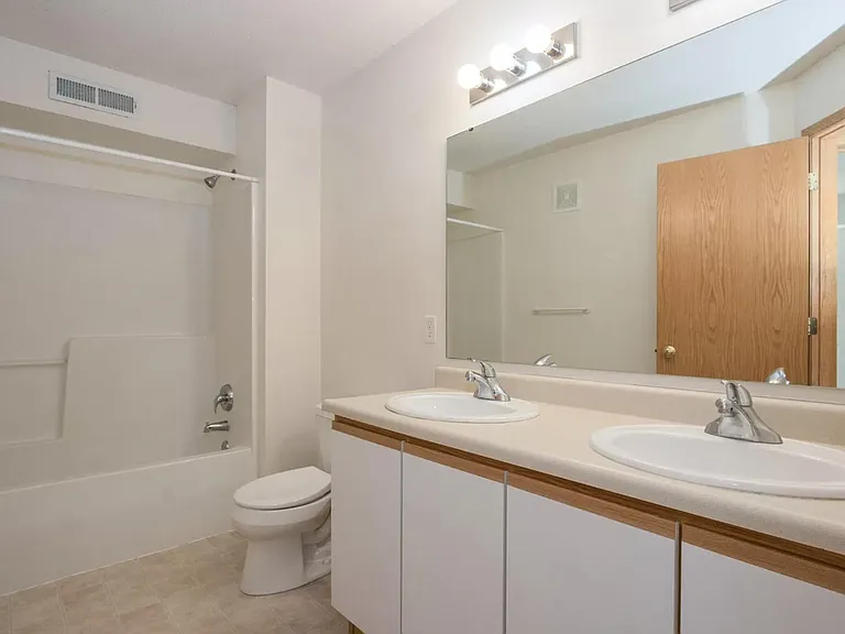 2876 Coral Ct — Photo 6