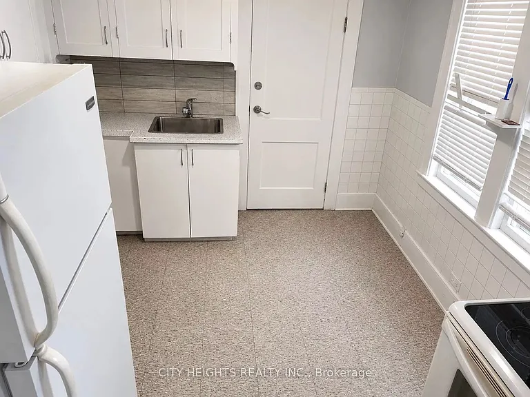 1264 Elsmere Ave #2 — Photo 5