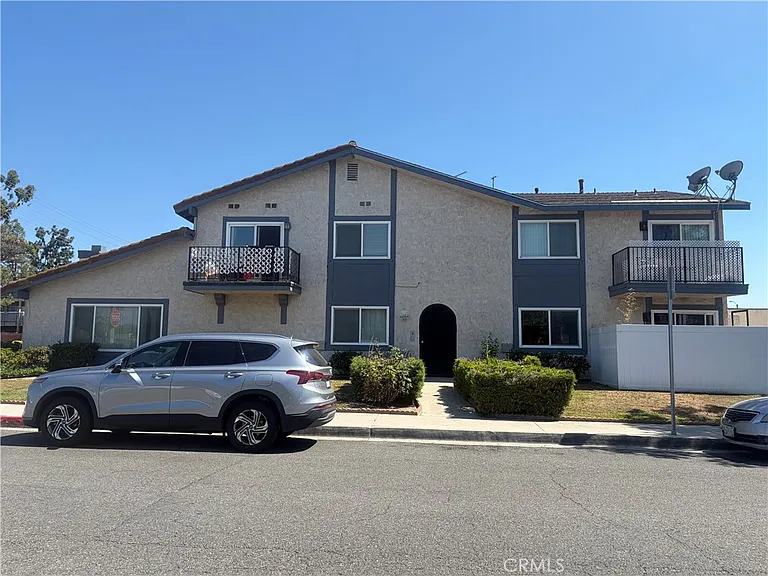 1439 Jellick Ave #B — Photo 1