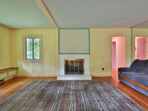 5th image of 612 Yaronia Dr