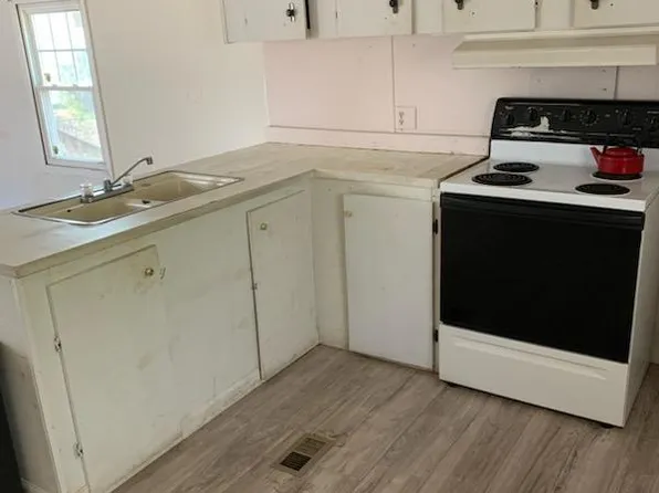 (undisclosed Address), Greenville, SC 29605