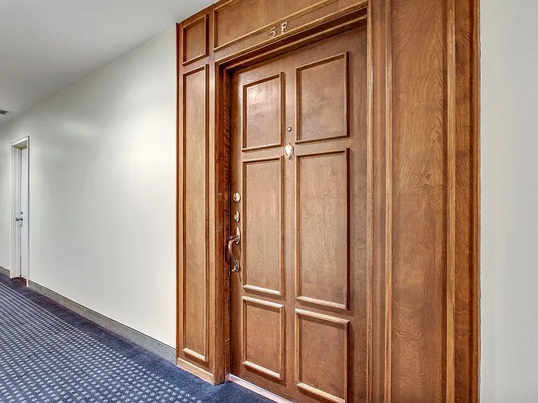 1801 Lavaca St #5F — Photo 3