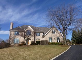 23175 Gray Barn Ct, Lake Barrington, IL