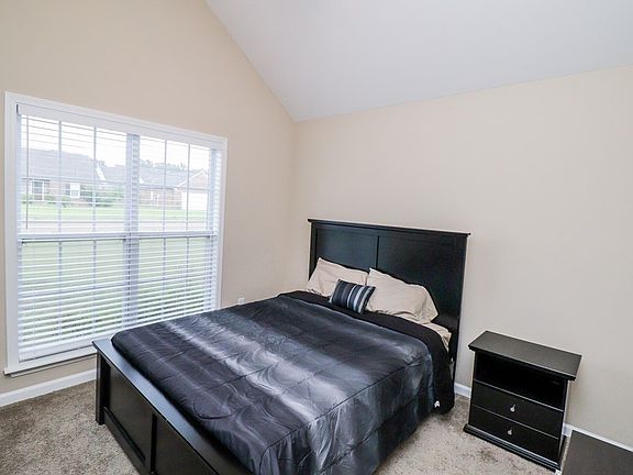 4th image of 302 Mary Sue St