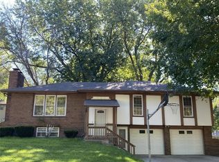 6107 Maverick Ln, Country Club, MO 64506