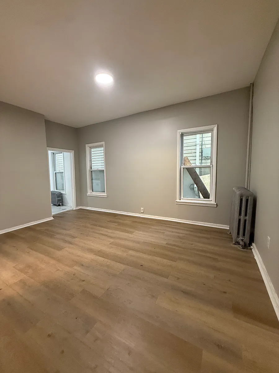 Building Photo - 108 S 8th St #1B