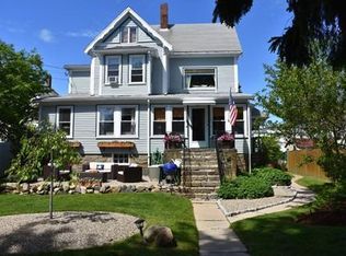 14 Lookout St, Gloucester, MA 01930