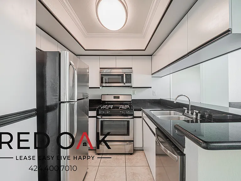 1755 N El Cerrito Pl #404 — Photo 4