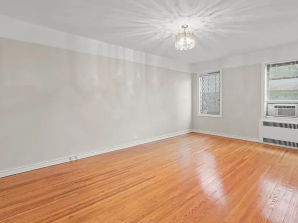 300 Ocean Parkway image 8 of 16