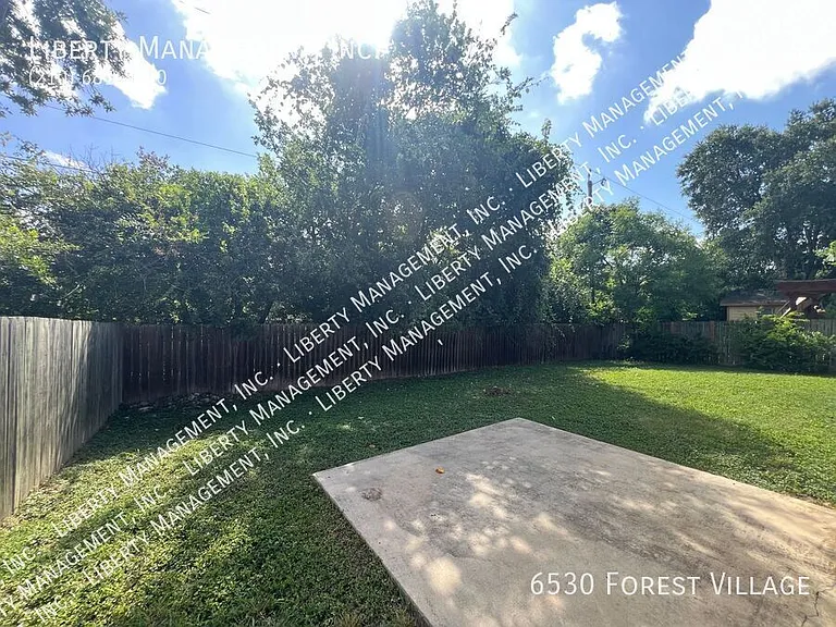 6530 Forest Vlg — Photo 29