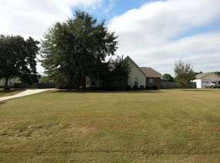 71 Jones Rd, Byron, GA 31008