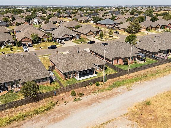 5th image of 16616 Valderama Way