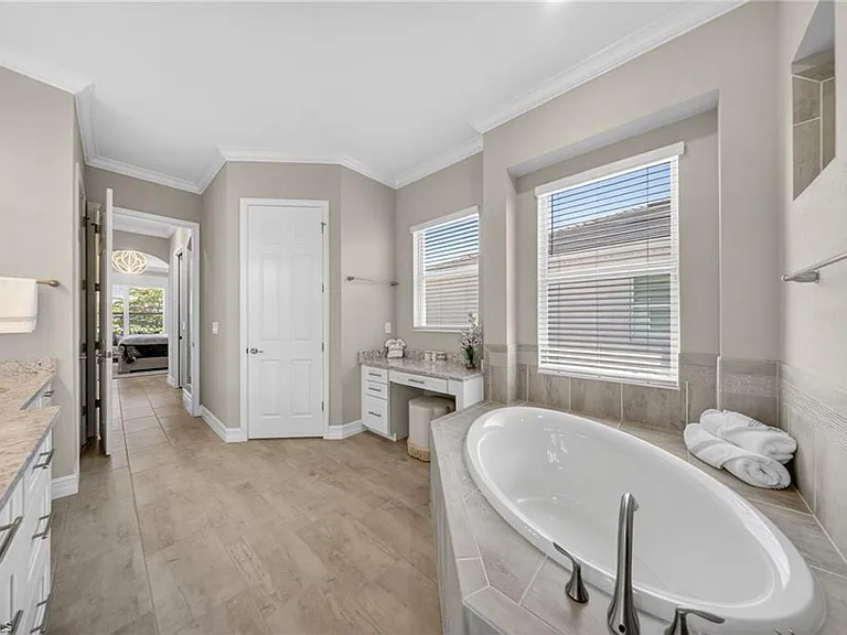 14930 Blue Bay Cir — Photo 29