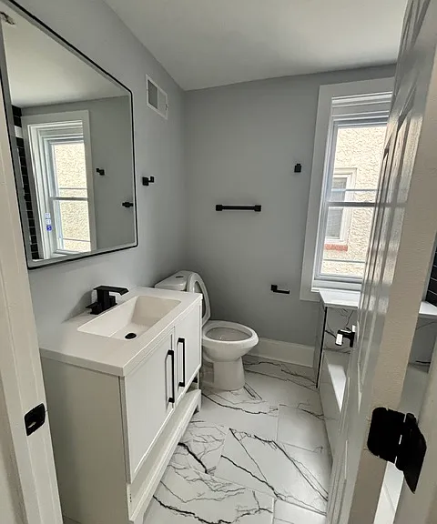 2037 E Cumberland St — Photo 6