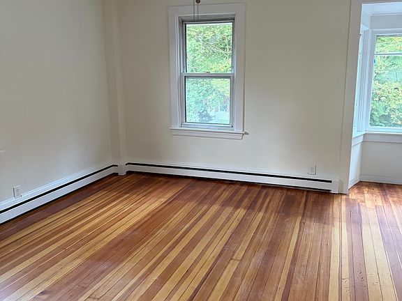 4th image of 140 Main St #2