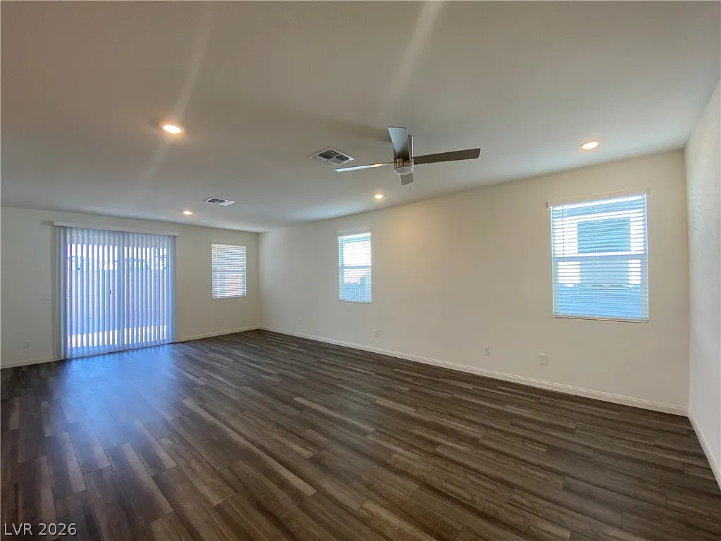 3 bed, 2.5 bath, 1909 sqft, $2,750 — Photo 4