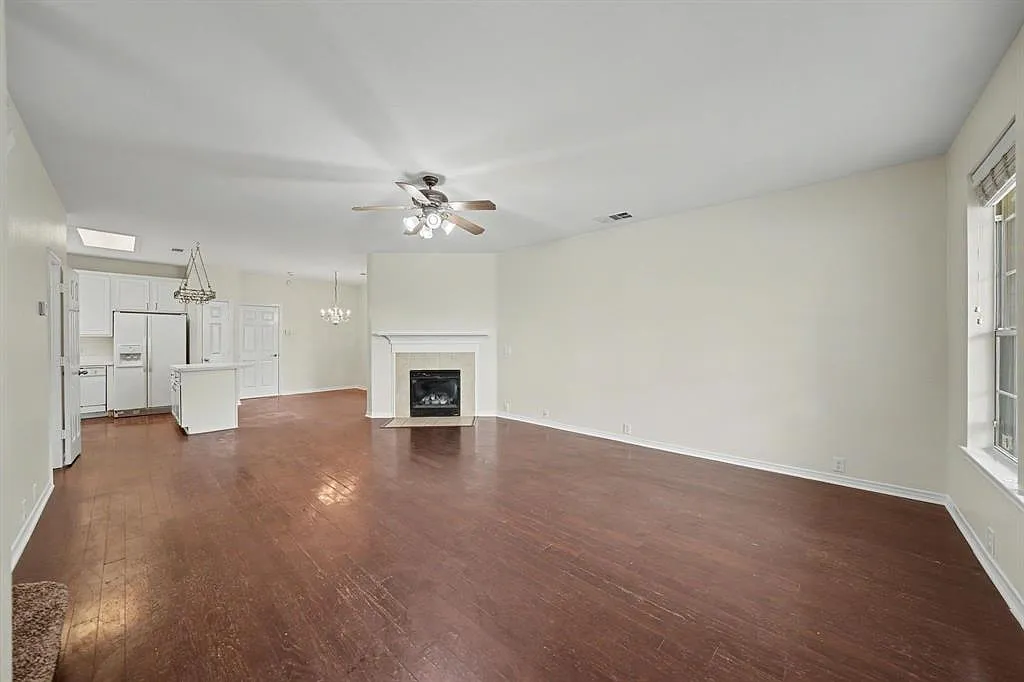 2 bed, 1.5 bath, 1290 sqft, $2,150 — Photo 3
