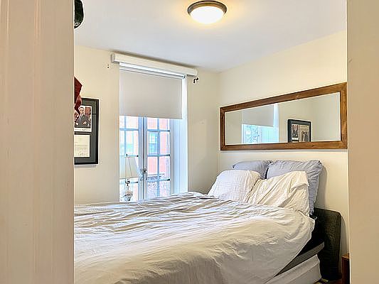 4th image of 16-18 Charles St #3C