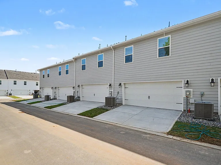 1022 Whistling Pl — Photo 18