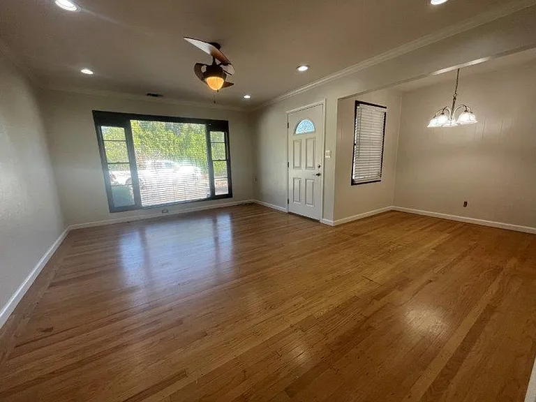 3922 Arden Way — Photo 2