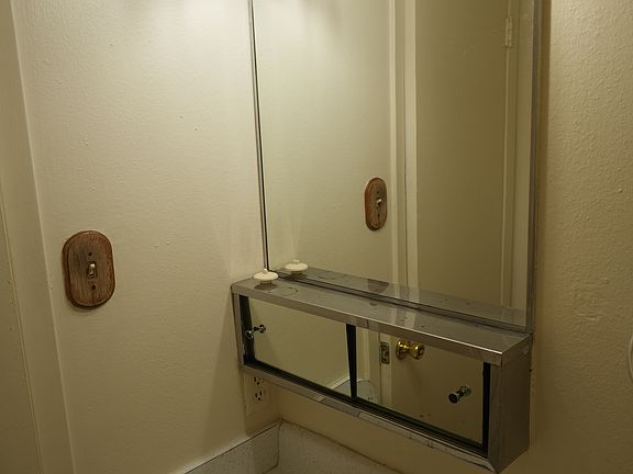 5th image of 1712A Lawyer St #A