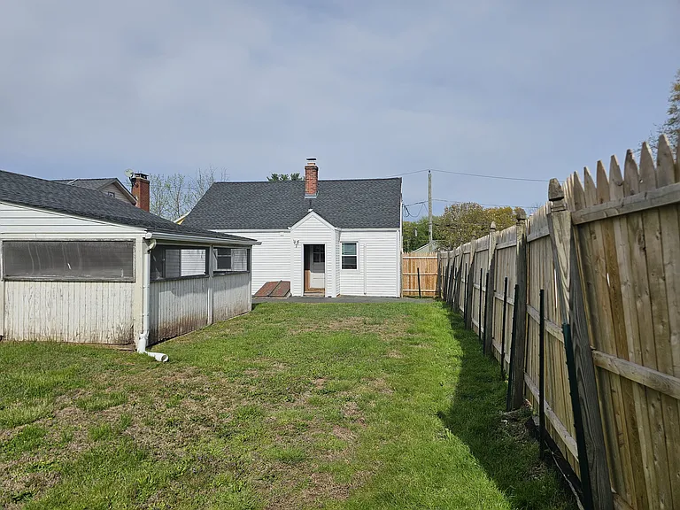 18 Dudley St — Photo 4