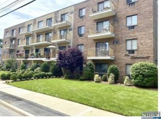245 Anderson St APT 1A, Hackensack, NJ 07601