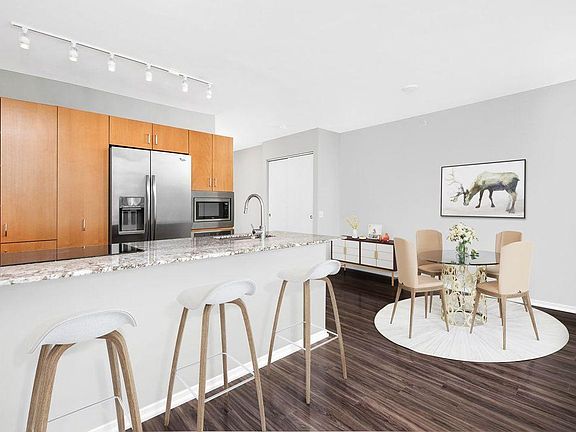 4th image of 444 N Michigan Ave #2402