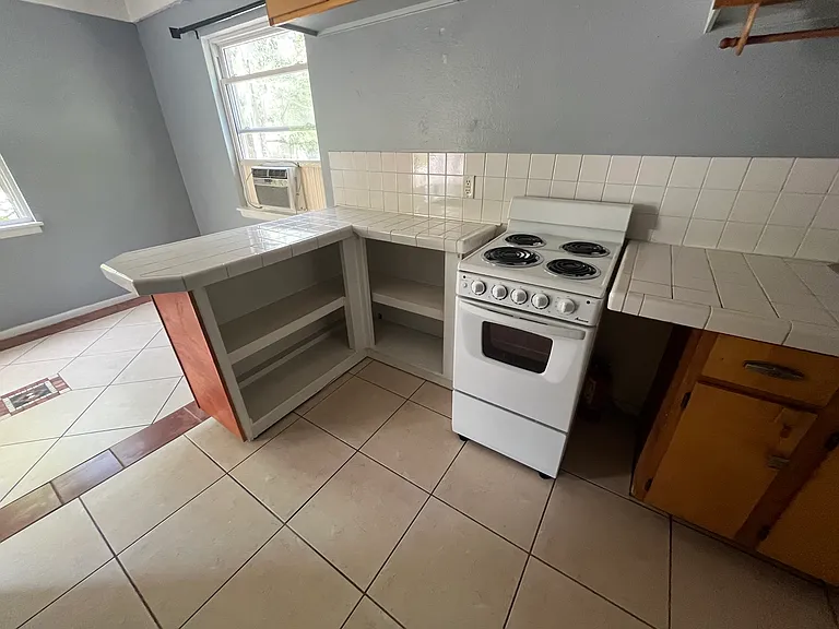 208 E Voorhis Ave #1 — Photo 11